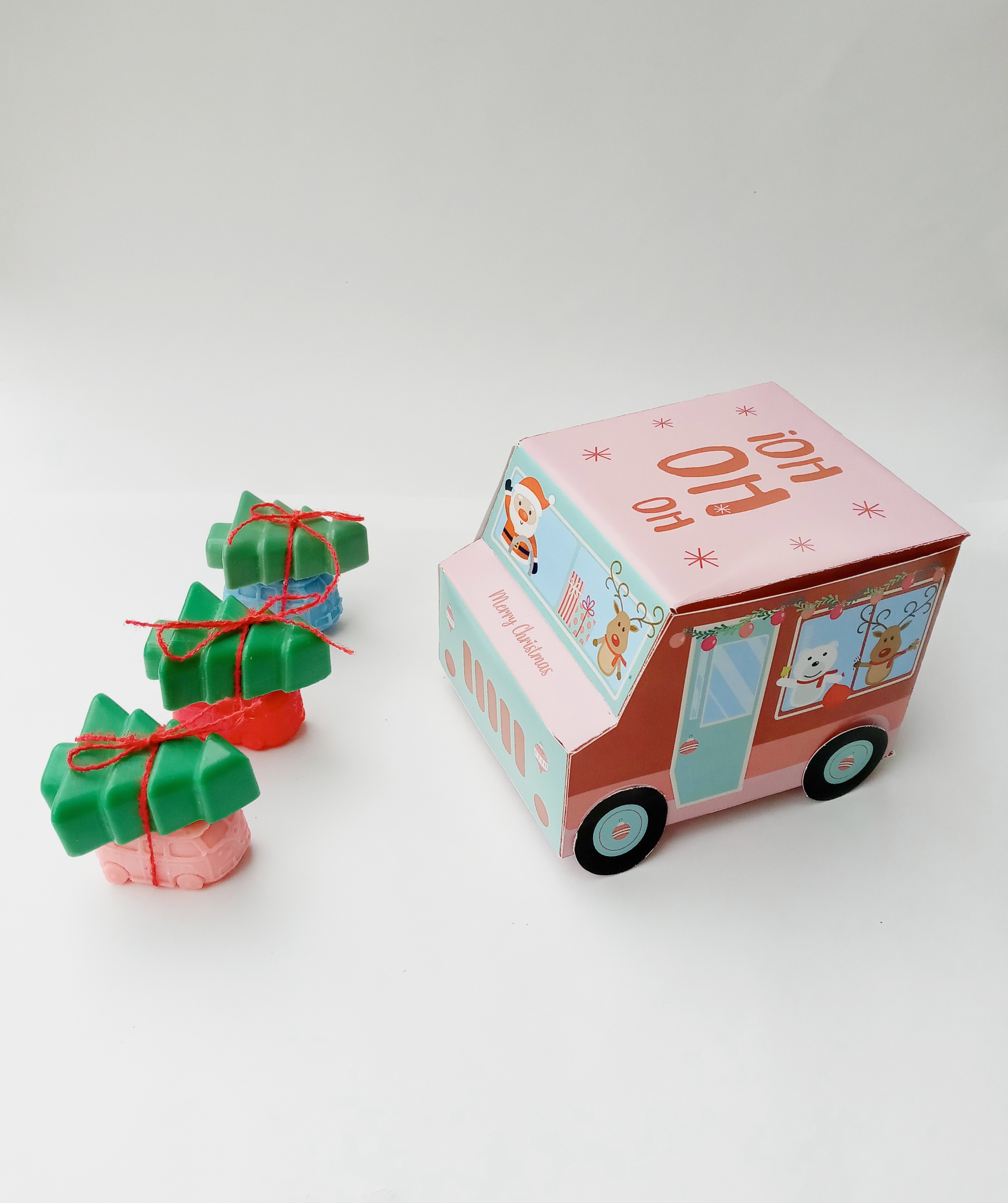 Set de Velas y Wax melts (bombones de cera aromáticos) diseños navideños